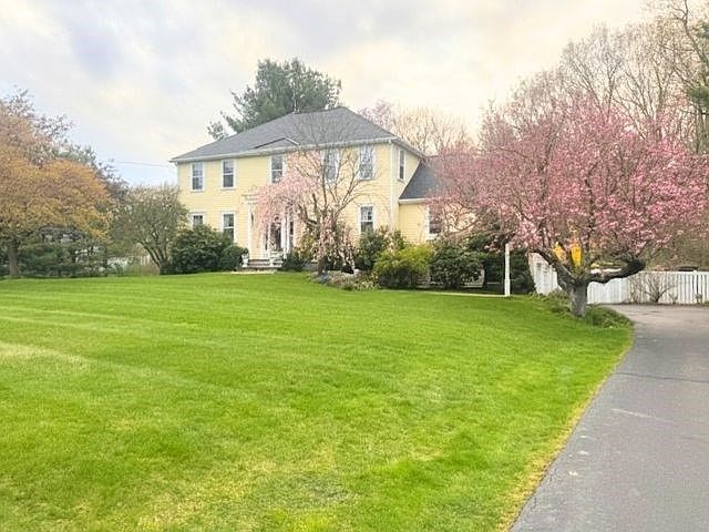 1st image of 821 Concord Rd