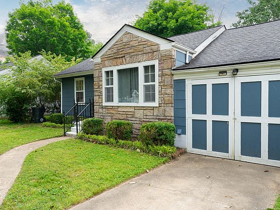 3rd image of 109 Woodvale Ave