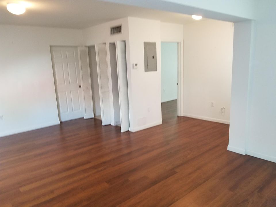 1st image of 1001 W 46th St #203