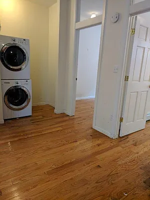 Rented by Brownstone Property Group | media 14