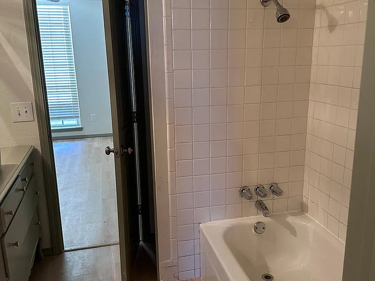 6000 N Brookline Ave #53 — Photo 13