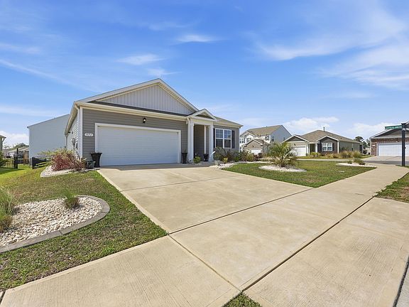 4th image of 971 Irving Dr.