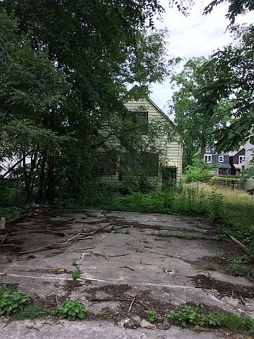 2nd image of 11814 S Lowe Ave
