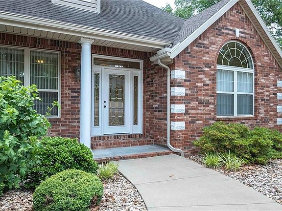 4th image of 31 Grier Dr