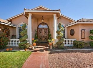 11983 Mission St, Oak Hills, CA 92344