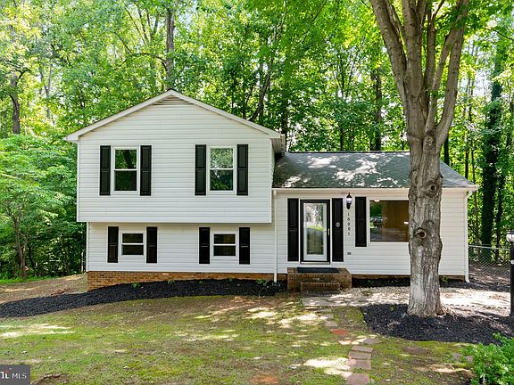 2nd image of 10001 Knotty Pine Ct