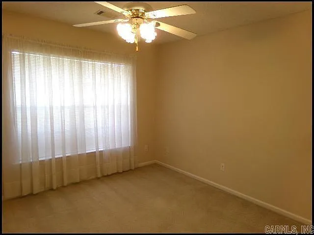 1024 Colonial Dr — Photo 24