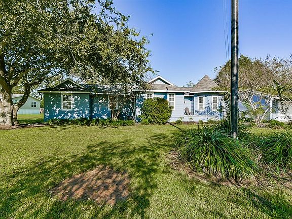2nd image of 10570 Country Meadow Dr