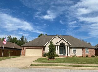 1903 W Countryside Ln, Rogers, AR 72758