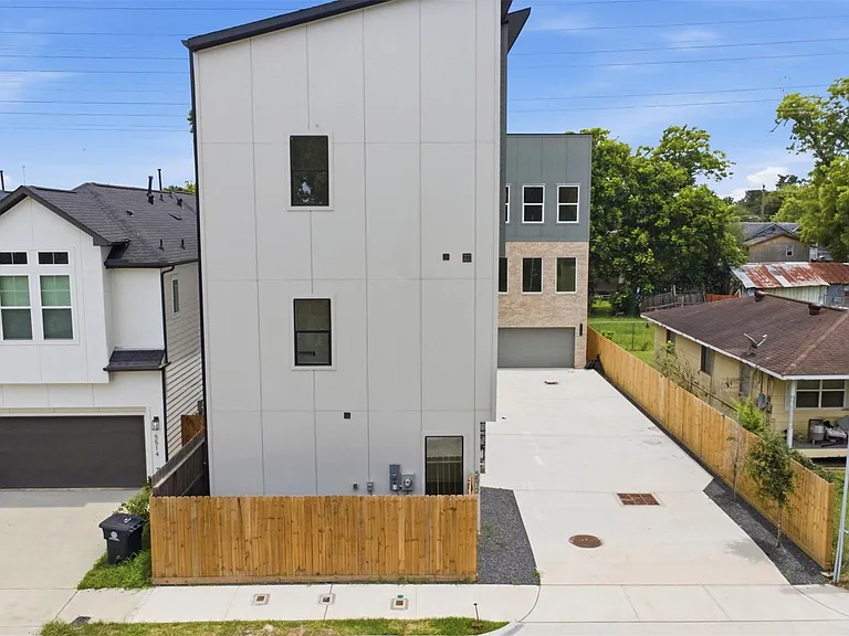5512 Hardy St — Photo 27