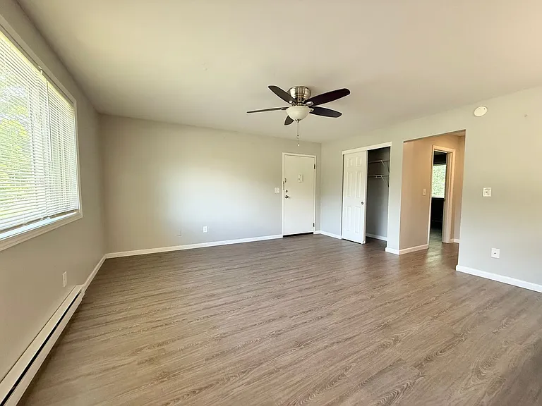 220 Oak Street — Photo 4