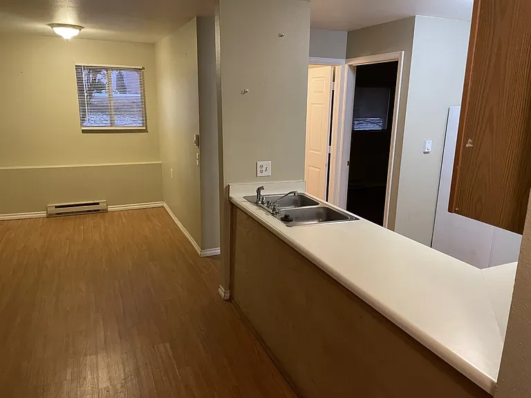 4531 Boardwalk Dr #Y — Photo 2
