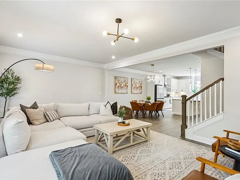 1368 Live Oak Ln — Photo 6