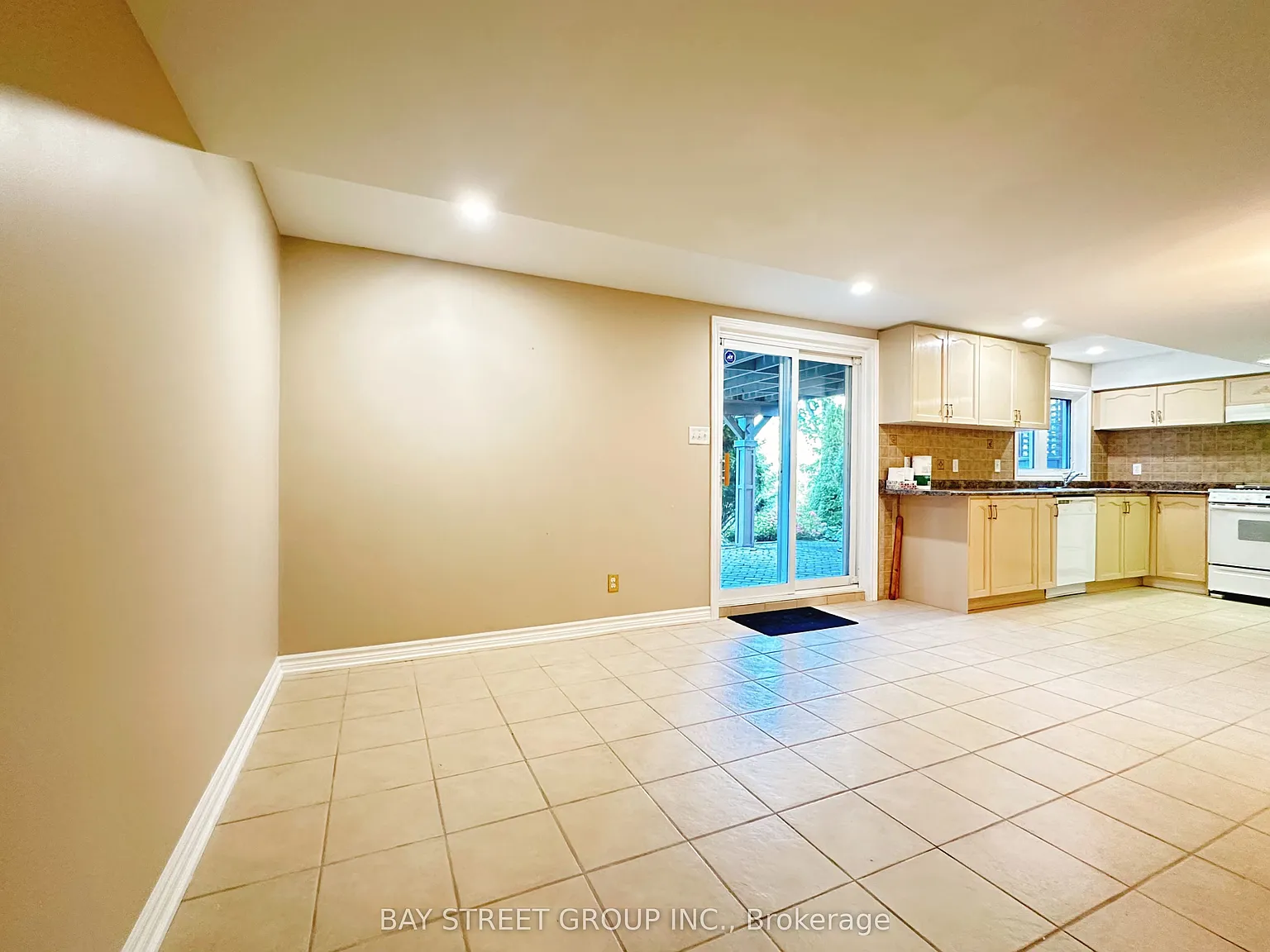2 bed, $1,700 — Photo 3