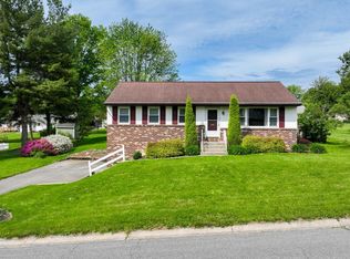 340 Curby Dr, Mountville, PA 17554