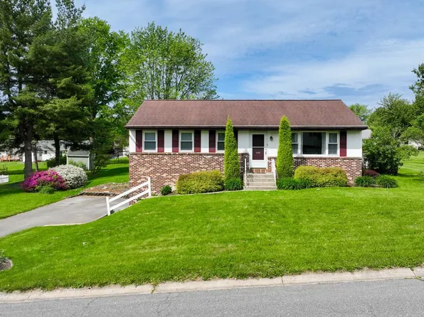 340 Curby Dr, Mountville, PA 17554