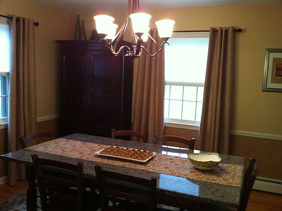 3rd image of 11 Bayberry Dr