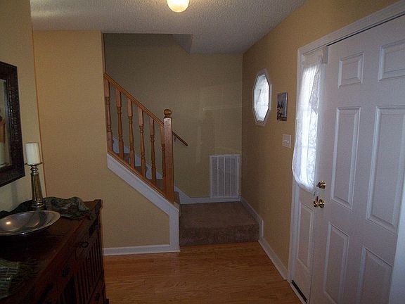 4th image of 106 Grandford Pl