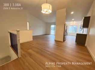 2504 E Augusta St, Brandon, SD 57005