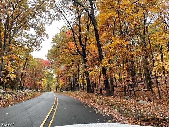 3rd image of 924 Middleville Rd