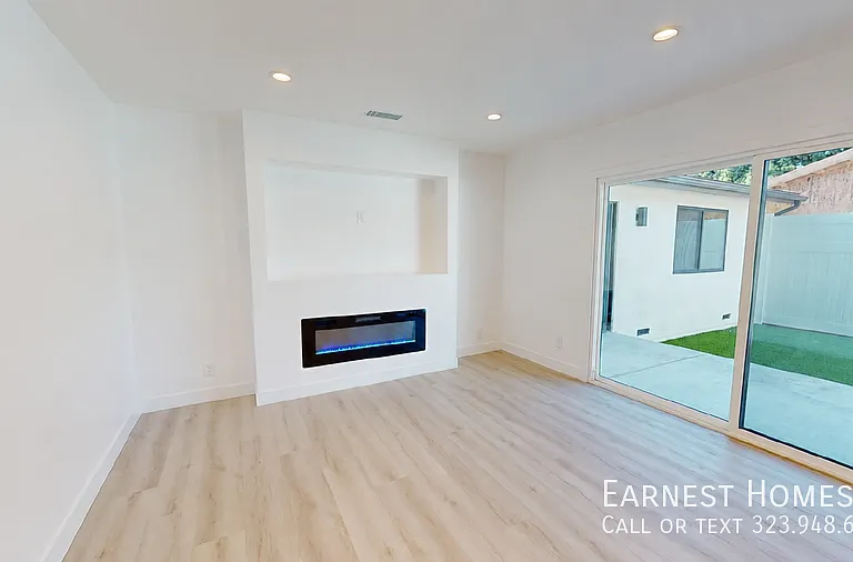 16701 Chatsworth St — Photo 5