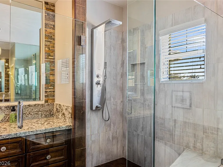 724 Pinnacle Heights Ln — Photo 38