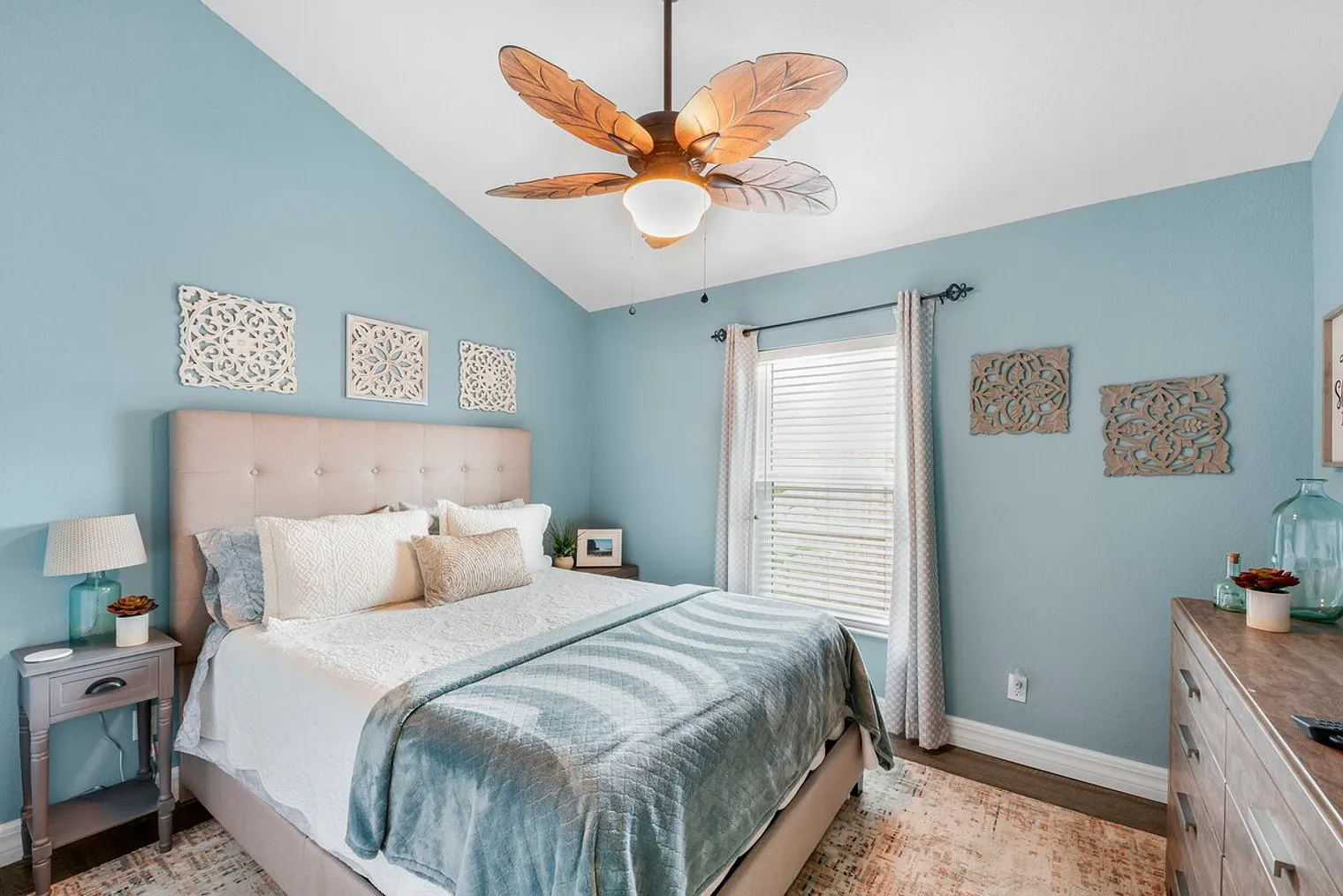 3 bed, 3.0 bath, $9,900 — Photo 4