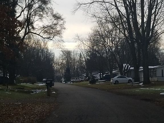 5th image of 3621 Gainesborough Dr