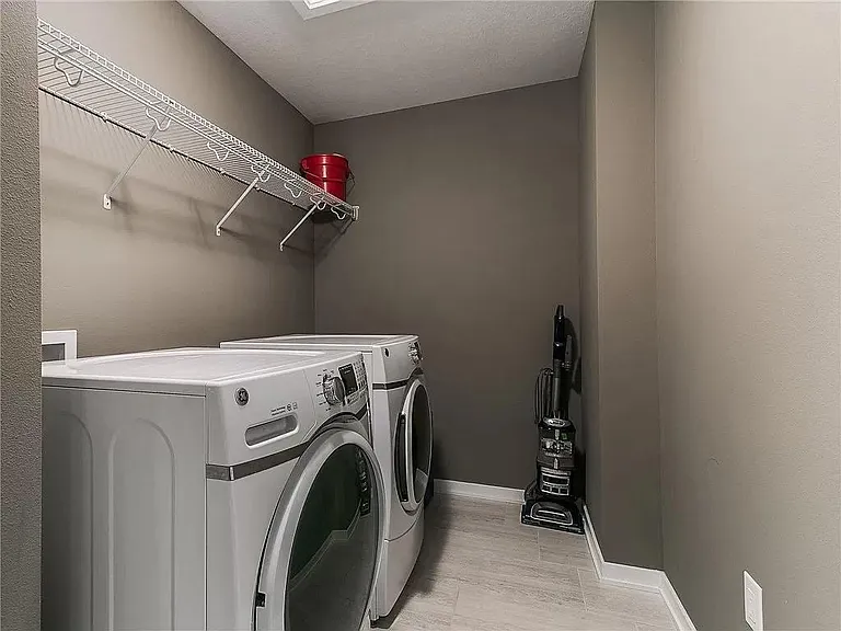 1411 SW Campus Ln — Photo 23