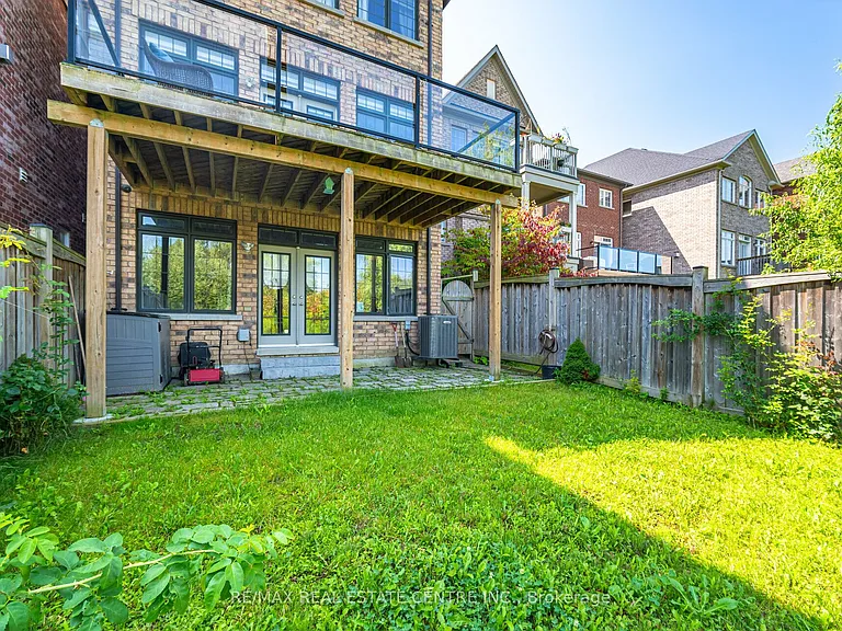 34 Alex Campbell Cres — Photo 40
