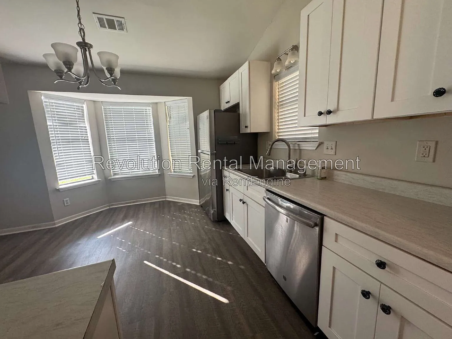 3 bed, 2.0 bath, 1732 sqft, $2,250 — Photo 4