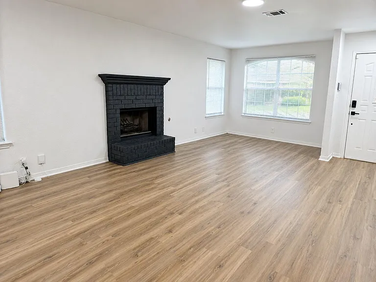 2012 Balsam Way — Photo 2