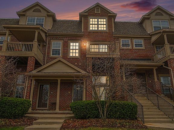 2nd image of 2738 Barclay Way
