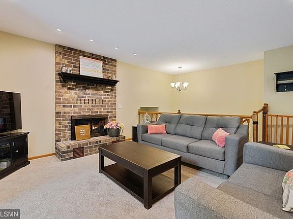 3rd image of 3895 Harbor Ln N