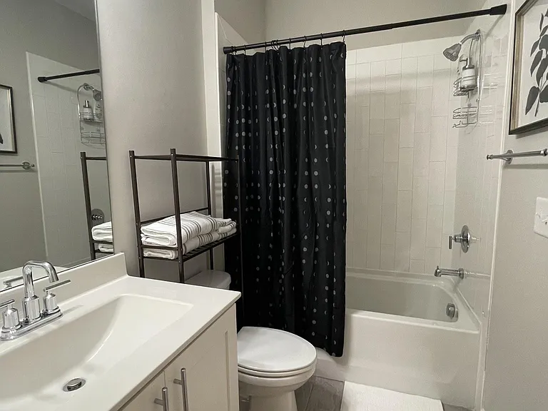 439 Parkway Dr NE — Photo 17
