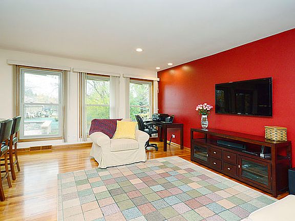 5th image of 946 S Stonehedge Ln