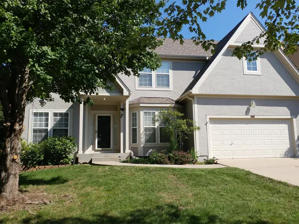 15757 Cedar St, Overland Park, KS 66224