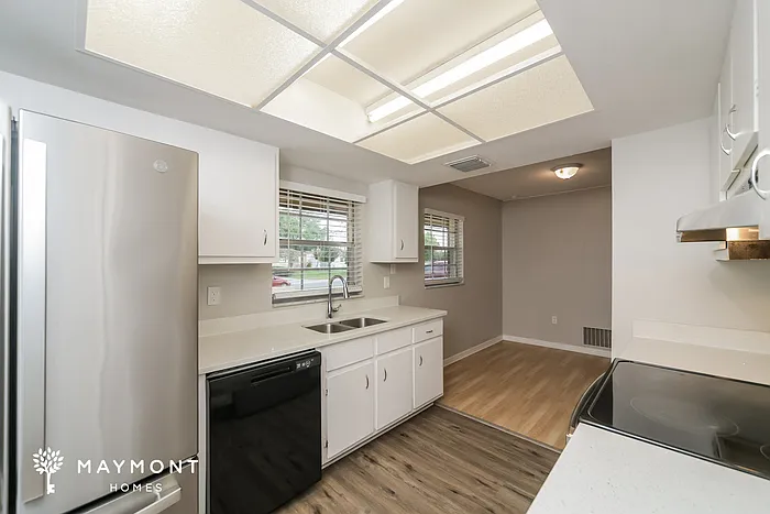 4750 Kempston Dr — Photo 7