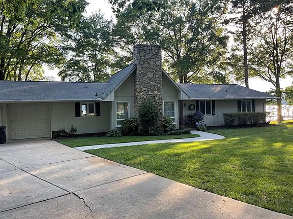 3rd image of 726 Isle Of Pines Rd