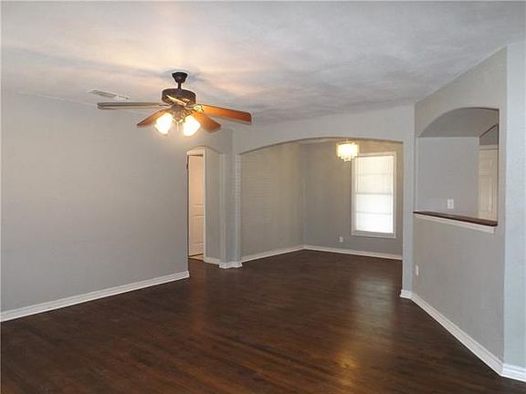 3rd image of 817 Walter Dr