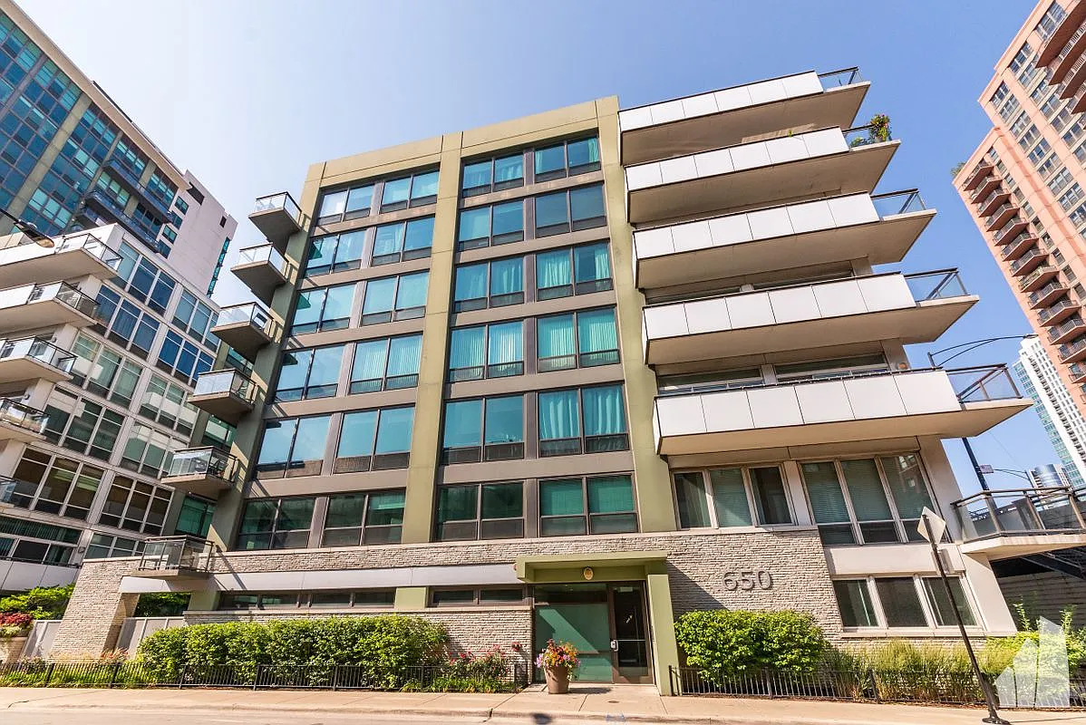1 bed, 1.0 bath, 653 sqft, $2,350 — Photo 1