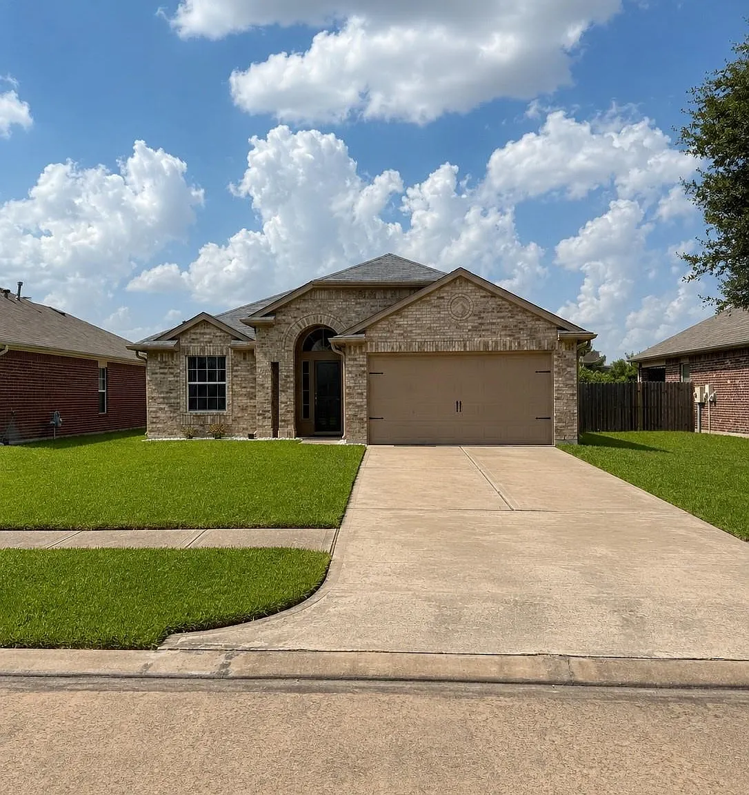 3 bed, 2.0 bath, 1786 sqft, $1,875 — Photo 1