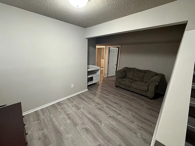 212 Wheaton Ct — Photo 16