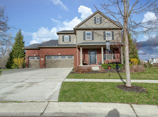 823 Lake Woods Dr, Canton, MI 48188