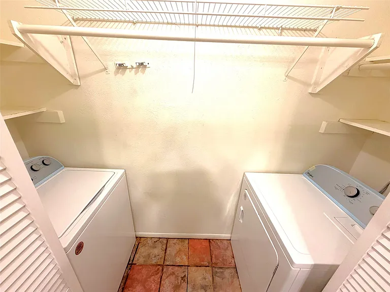 946 Sierra Shadows Dr — Photo 25