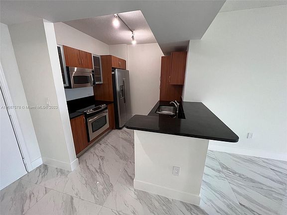 2nd image of 18800 NE 29th Ave APT 1017