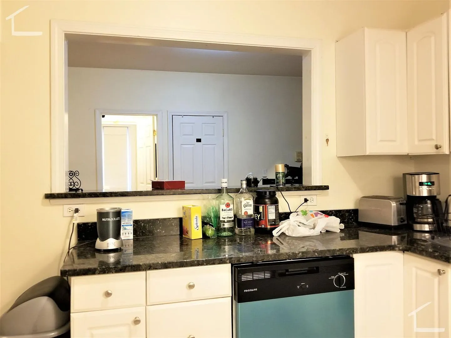 No Brokers Fee, Heat, Hot Water Included, Laundry on a Site, Parking for Rent, — Photo 2