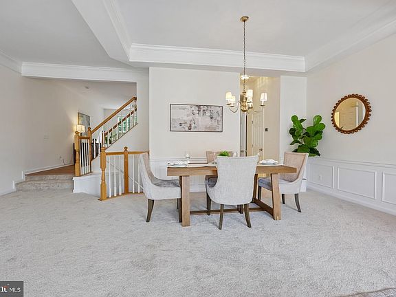 3rd image of 6140 Manchester Park Cir