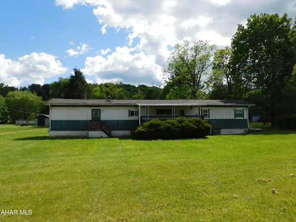 2209 W 12th St, Tyrone, PA 16686