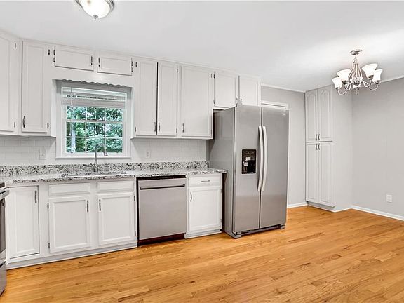 4th image of 6120 Pine Ln